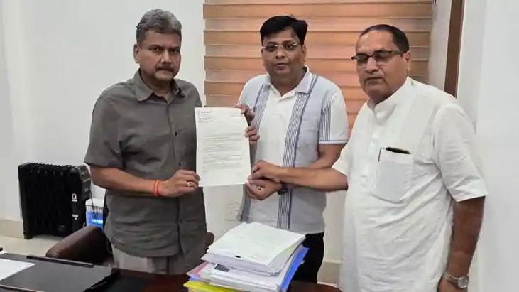 Bihar Teacher News : शिक्षक हितों को लेकर आनंद पुष्कर ने की 