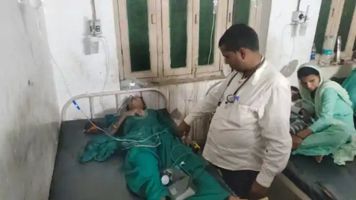 पति की हत्या के सदमे में महिला ने दो बच्चों संग खाया जहर, मा