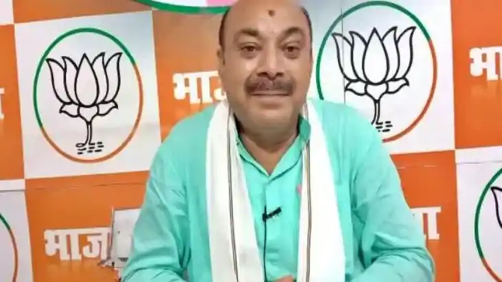 Bihar Politics - आंगनबाड़ी सेविकाओं को स्मार्टफोन के जरिए डि Bihar Politics - आंगनबाड़ी सेविकाओं को स्मार्टफोन के जरिए डि