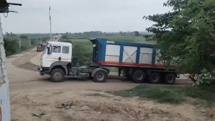 नवगछिया में ओवरलोड वाहनों का धड़ल्ले से परिचालन: पुलिस के सा