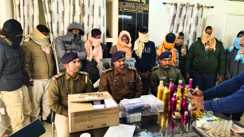 Bihar News : मोतिहारी में जाली नोट बनाने वाली फैक्ट्री का पुलिस ने किया पर्दाफाश, 25 लाख की जाली करेंसी के साथ 10 तस्करों को किया गिरफ्तार, नेपाल तक जुड़े हैं तार