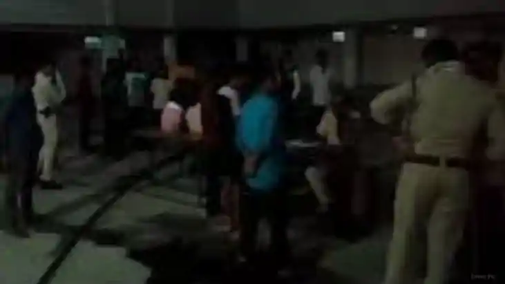 थाना बना जंग का मैदान,मुंशी ने ASI को खदेड़ खदेड़ कर इतना पीटा