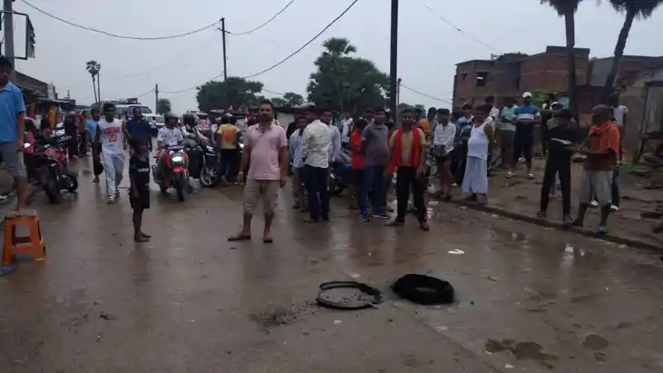 नवादा में 3 दिनों से 200 घरों की बिजली गुल, आक्रोशित ग्रामीण