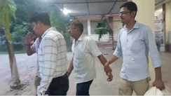 Bihar News : नालंदा में निगरानी की टीम ने की बड़ी कार्रवाई, एसडीओ कार्यालय के 'बड़ा बाबू' को 22 हज़ार रूपये रिश्वत लेते रंगे हाथ किया गिरफ्तार 