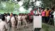 Bihar Crime News : बेतिया में पेड़ से लटका मिला प्रेमी जोड़े का शव, इलाके में फैली सनसनी