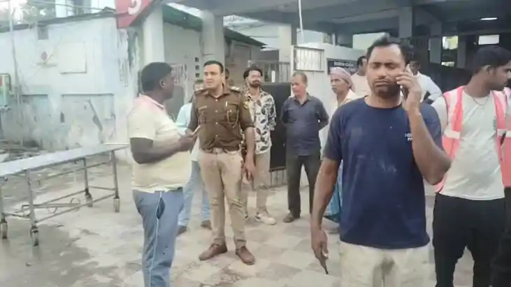 Bihar News : शौचालय टंकी में दम घुटने से पिता-पुत्र समेत एक 