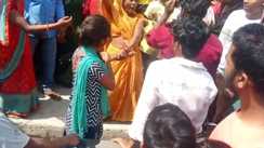 Vaishali A man was eloping with his girlfriend but was brutally beaten