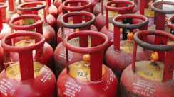 LPG Cylinder New Rate: होली से पहले महंगाई का झटका! LPG सिलेंडर आज से हुआ महंगा, जानिए ताजा रेट 