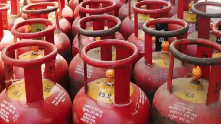 LPG Cylinder New Rate: होली से पहले महंगाई का झटका! LPG सिले