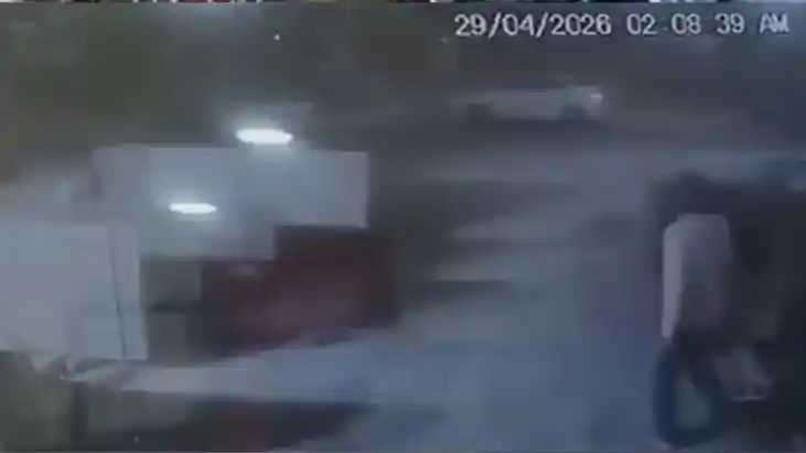 Motihari ATM heist near police station 37 lakh stolen in 4 m