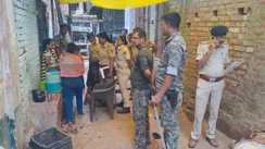 मुंगेर के रेड लाइट एरिया में पुलिस का बड़ा एक्शन: 'श्रवण बाजार' में छापेमारी से मचा हड़कंप