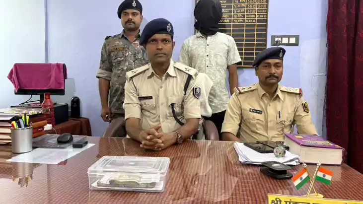 लोन दिलाने के नाम पर साइबर ठगी करने वाला शातिर गिरफ्तार, नाम