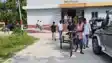 अस्पताल से एंबुलेंस न मिलने पर ठेले पर शव ले जाने को मजबूर हुए परिजन, सिविल सर्जन ने दिए जांच के आदेश