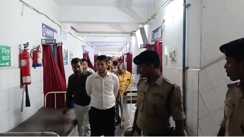 Bihar News : कैमूर डीएम कुमार अनुराग ने मोहनिया अनुमंडलीय अस्पताल का किया औचक निरीक्षण, ड्यूटी से गायब महिला डॉक्टरों पर कार्रवाई के दिए निर्देश