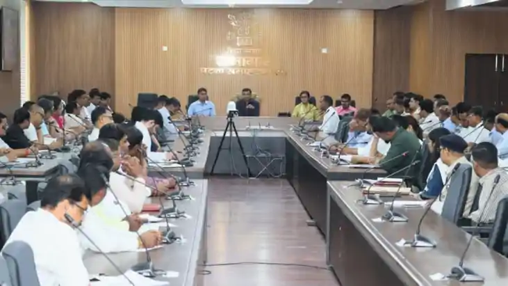 विकास और जनकल्याणकारी योजनाओं को गति दें सभी विभाग, कोर्ट के