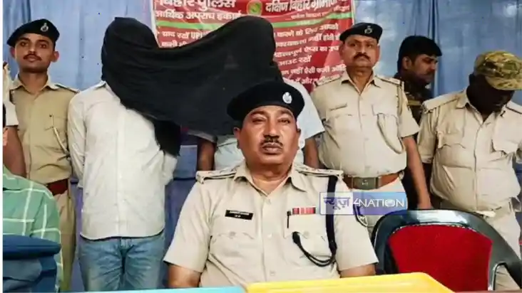 Bihar Crime News : बेगूसराय पुलिस ने 15 हज़ार के इनामी सहित द