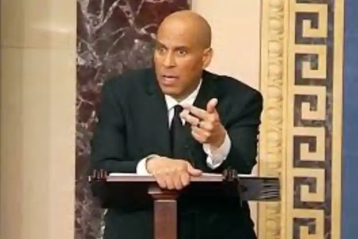 Cory Booker: 25 घंटे नॉन-स्टॉप भाषण! आखिर कौन हैं कोरी बुकर,