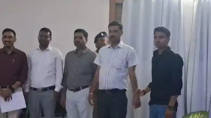 ₹50,000 रिश्वत लेते रंगे हाथ गिरफ्तार खनन विभाग का कर्मी निल