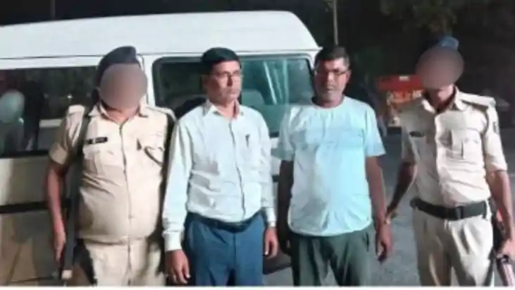 निगरानी का बड़ा धमाका:  ब्लॉक सप्लाई अफसर और उसका दलाल दबोचे