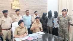Bihar Crime News : युवती को डिजिटल अरेस्ट कर 94 हज़ार रूपये की ठगी, एसपी स्वीटी सहरावत ने की कार्रवाई, पुलिस ने तीन आरोपियों को किया गिरफ्तार 