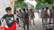 कोर्ट हाजत से पुलिस की हथकड़ी सरकाकर फरार हुआ कैदी, न्यायालय परिसर में मचा हड़कंप