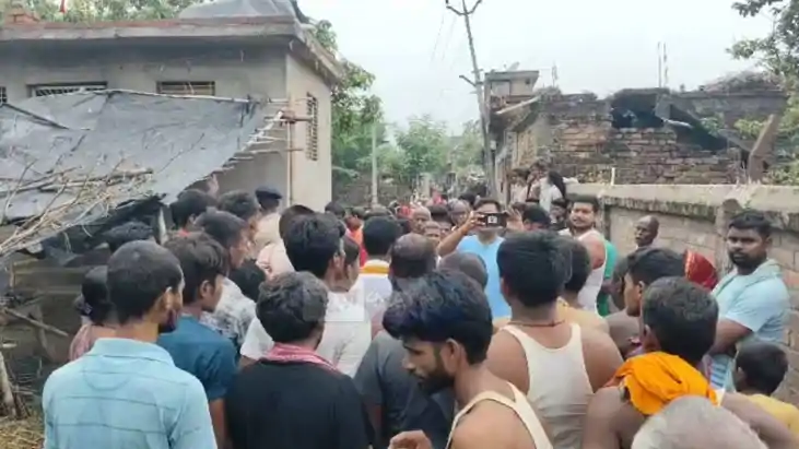Khagaria Elderly Woman Half Burnt Body Found in Village