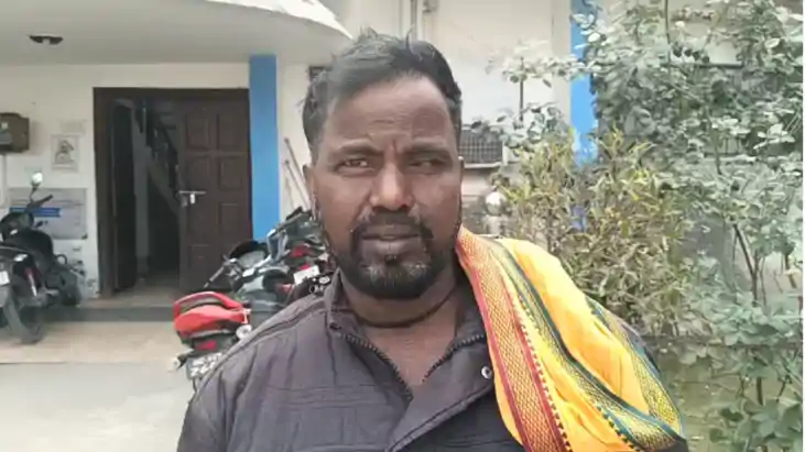 Bihar News : हाँ, मैं जिन्दा हूँ...सबूत लेकर दफ्तरों के चक्क