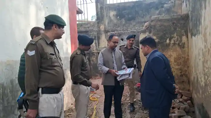 नवादा में इंटर परीक्षा के पहले दिन हड़कंप: 13 परीक्षार्थी निष