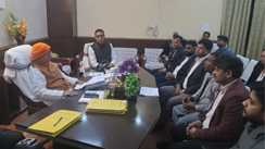 Bihar News : शाम होते ही खत्म हुई अंचल और राजस्व अधिकारियों की हड़ताल, डिप्टी सीएम विजय सिन्हा के साथ हुई वार्ता, जांच कमिटी का हुआ गठन  