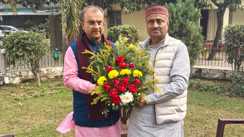 स्वास्थ्य मंत्री मंगल पांडे से मिले अजीत कुमार, चिकित्सकों की कमी दूर करने की मांग