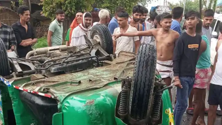 Bihar accident - पिकअप और ऑटो की टक्कर में युवक की मौत, महिल
