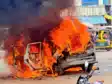 Bihar news - यूपी से बिहार आए डॉक्टर की सीएनजी कार में लगी आग, गाड़ी से कूदकर बचाई जान