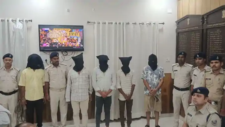Patna police -  पटना पुलिस ने 'मख्खी' को किया गिरफ्तार, कई द