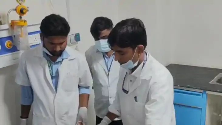 Bihar Crime News : सिवान में बदमाशों ने युवक से लूटे सोने की