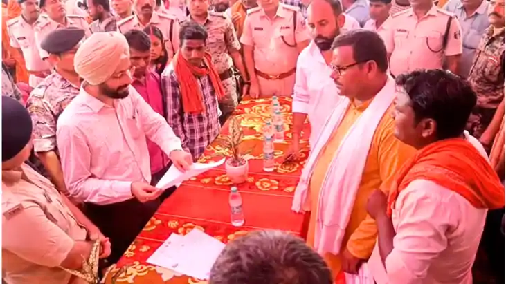 Bihar News : बेतिया में आयोजित सहयोग शिविर में पहुंचे ‘मुखिय