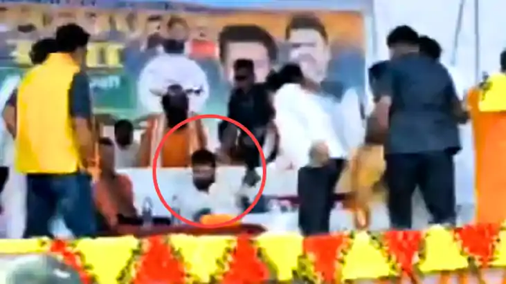 Bihar Election 2025 : खगड़िया में आयोजित जनसभा के दौरान हादस Bihar Election 2025 : खगड़िया में आयोजित जनसभा के दौरान हादस