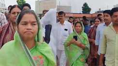 Bihar Election 2025: मोकामा में सियासी हलचल तेज़, अनंत सिंह की गिरफ्तारी के बाद राजद प्रत्याशी वीणा देवी ने संभाली कमान, सुबह से डोर-टू-डोर प्रचार में जुटीं