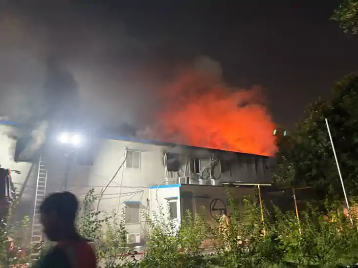 पटना मेट्रो प्रोजेक्ट कार्यालय में भीषण आग, अहम दस्तावेज जलक