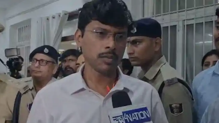 पटना के जिलाधिकारी डॉ. त्यागराजन, लल्लू मुखिया पटना के जिलाधिकारी डॉ. त्यागराजन, लल्लू मुखिया