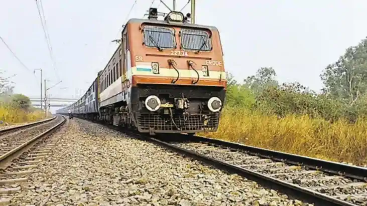 मुंडन कार्यक्रम में महिला के साथ डीजे पर डांस करने से रोका, 