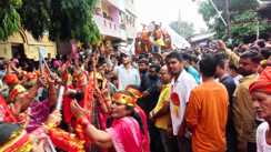Dussehra 2025: दानापुर में बारिश पर आस्था पड़ी भारी, प्रतिमाओं के खोईचां की अदला-बदली देख भाव विभोर हुए श्रद्धालु, नम हुई आँखें  