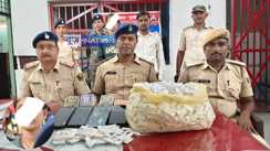 Bihar Crime: शराब और शबाब के बाद अब स्मैक की तस्करी में नाजनीन, हसीना और भाई के कारनामा से पुलिस के होश हुआ फाख्ता, सफेद जहर का बड़ा खेप बरामद 