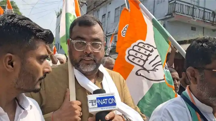 गांधी जयंती पर सड़क पर उतरे कांग्रेसी: मुख्य चुनाव आयुक्त ज्