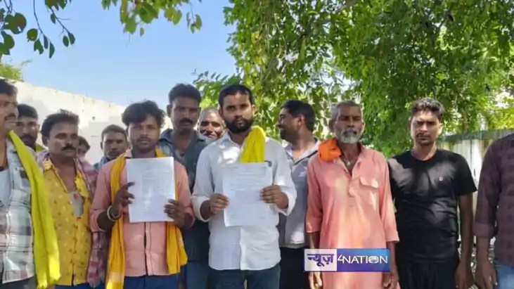 Bihar News: सीओ और राजस्वकर्मी दफ्तर से गायब, ग्रामीणों ने ए Bihar News: सीओ और राजस्वकर्मी दफ्तर से गायब, ग्रामीणों ने ए
