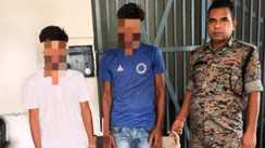 Bihar News : गया पुलिस ने 9 शराब कारोबारियों को किया गिरफ्तार, भारी मात्रा में देसी-विदेशी शराब और 4 बाइक किया जब्त