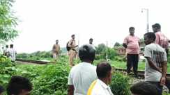 Bihar News : गया में रेलवे ट्रैक पर मिला अज्ञात युवक का शव, हत्या या आत्महत्या की गुत्थी सुलझाने में जुटी पुलिस