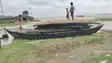 कोसी का कहर: मौजहा में कटाव का तांडव, अपने ही हाथों आशियाना उजाड़ने को मजबूर हुए लोग कोसी का कहर: मौजहा में कटाव का तांडव, अपने ही हाथों आशियाना उजाड़ने को मजबूर हुए लोग