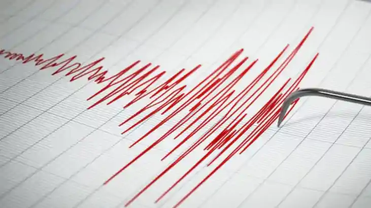 Earthquakes hit Jammu and Kashmir and Delhi, people flee the