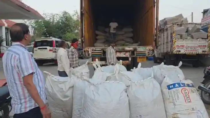 NH पर उत्पाद विभाग की बड़ी कार्रवाई: कंटेनर से 3866 किलो डोड