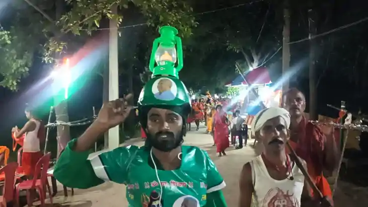 Shrawani Mela 2025 : माथे पर लालटेन और हरे कपड़े में बाबानगरी